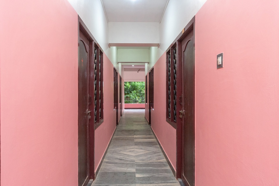 OYO 16692 Atchaya Rooms, Thanjavur-II, Thanjavur