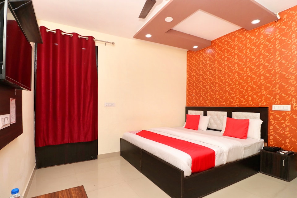 OYO 16693 Hotel Omni, Railway Station Chandigarh, Chandigarh