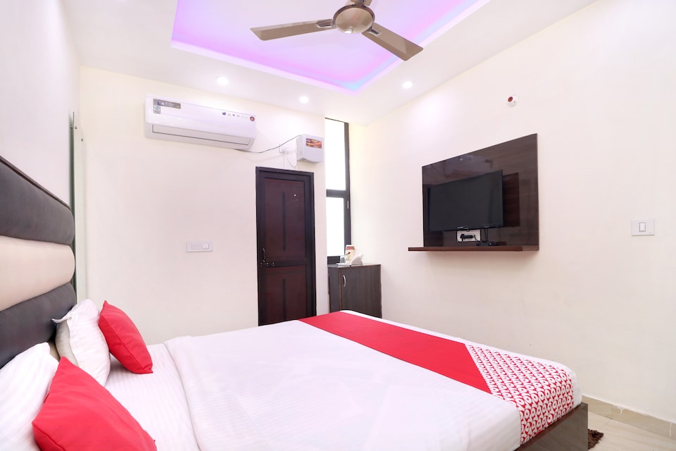 OYO Flagship Hotel Kb Square, Railway Station Chandigarh, Chandigarh