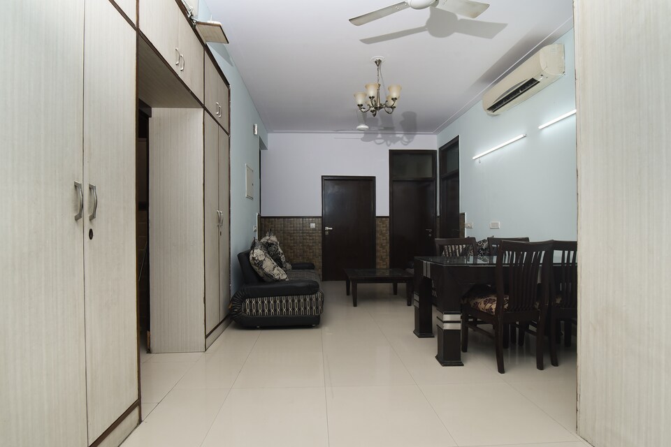 OYO Home 16707 Cozy Homestay, Nizamuddin Delhi, Delhi