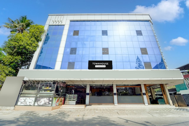 Townhouse City Center Ernakulam