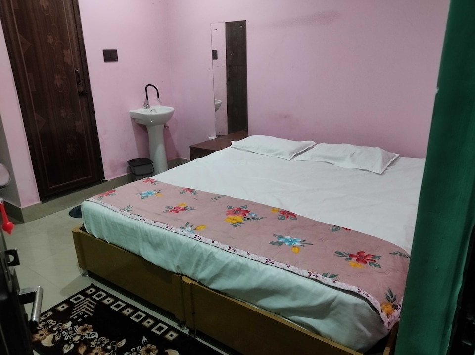 Hotel O Mountain View Lodge And Guest House, Bapuji Nagar, Bhubaneswar