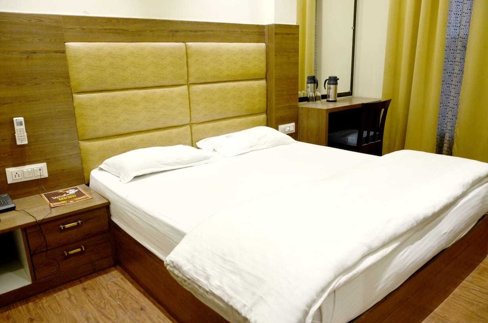 Hotel O Vaishali, Chowk Allahabad, Prayagraj