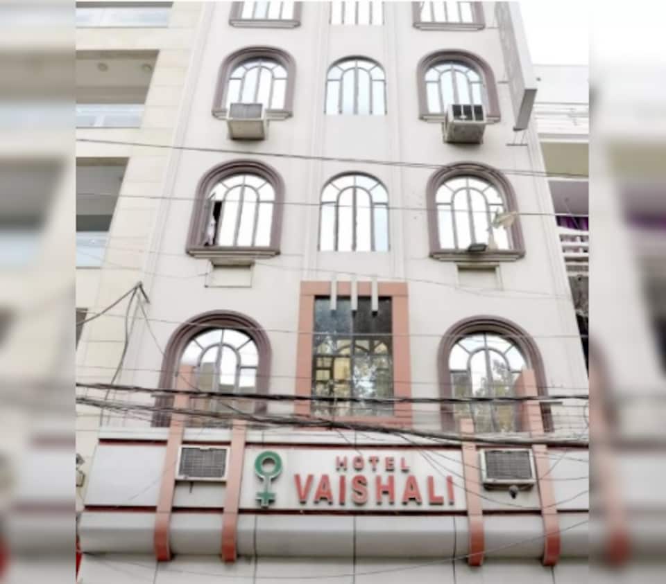 Hotel O Vaishali, Chowk Allahabad, Prayagraj