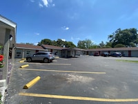 Siesta Motel Lakeland FL