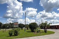 Tropicana Motel Wauchula FL