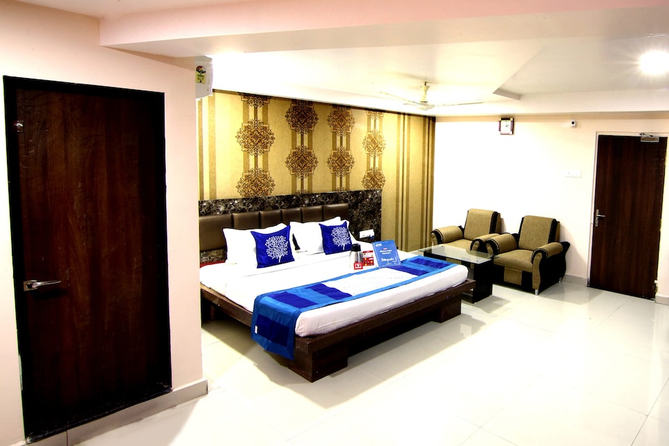 OYO 2785 Hotel Imperial Arjun, Station Road - Raipur, Raipur