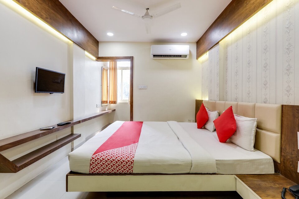 OYO 16733 Hotel Sunshine, Airport Road - Indore, Indore