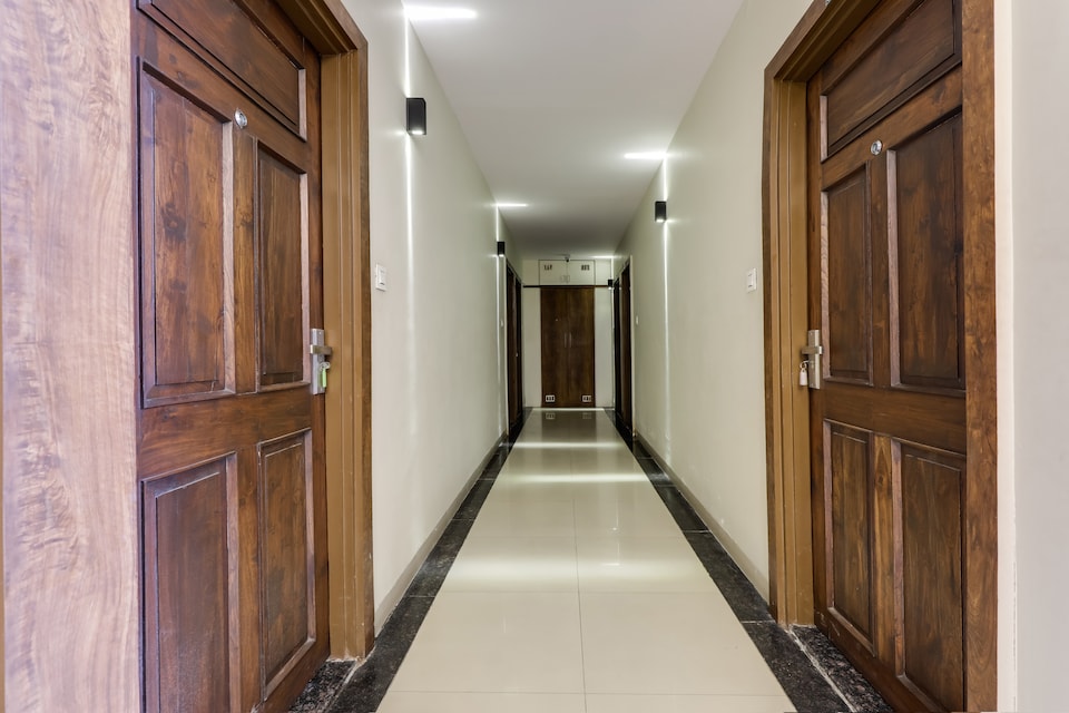 Hotel O Riyansh Palace, Airport Road - Indore, Indore