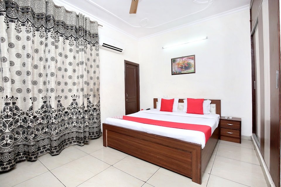 OYO 16735 Gaurav Residency, Zirakpur, Zirakpur