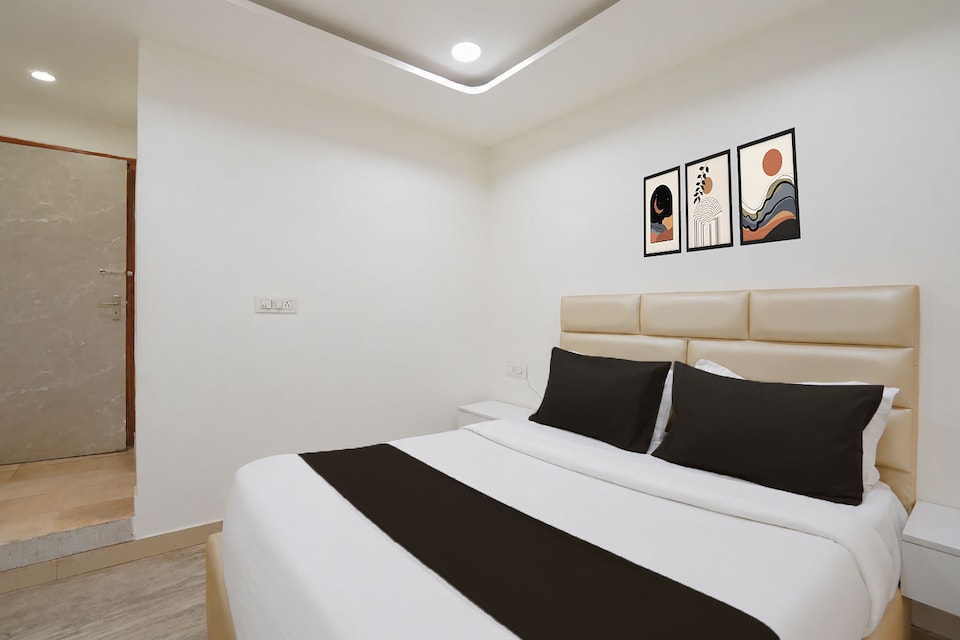 Super Townhouse by OYO Mohali Bus Terminal Formerly Hotel HM Crystal, Mohali, Mohali