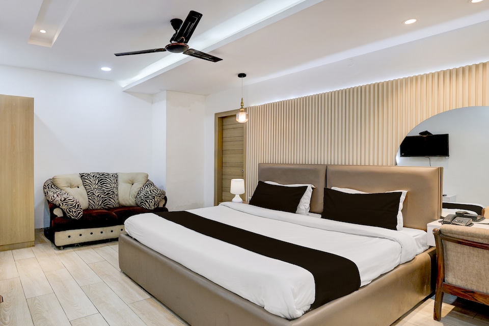 Townhouse Mohali Bus Terminal Formerly Hotel Hm Crystal, Mohali, Mohali