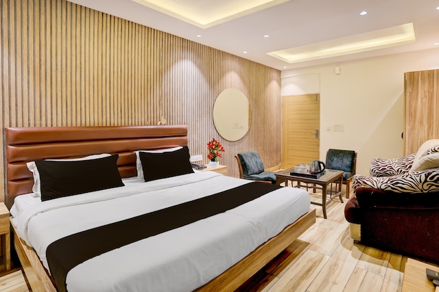 Super Townhouse by OYO Mohali Bus Terminal Formerly Hotel HM Crystal