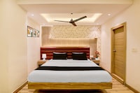 Townhouse by OYO Mohali Bus Terminal Formerly Hotel HM Crystal