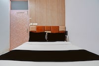 Super Townhouse by OYO Mohali Bus Terminal Formerly Hotel HM Crystal