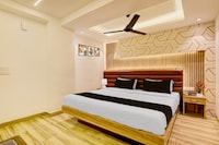 Super Townhouse by OYO Mohali Bus Terminal Formerly Hotel HM Crystal