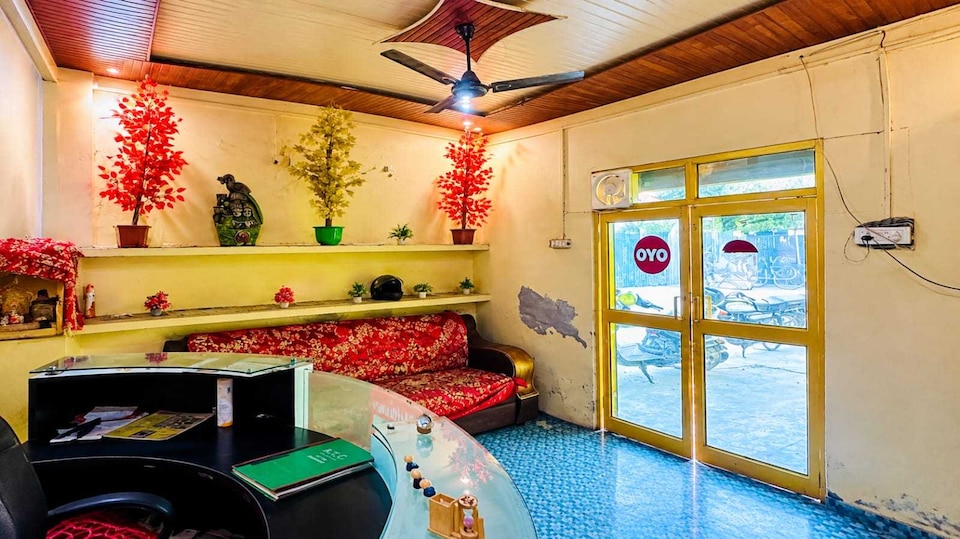 OYO 848648 Hotel Yellow Town, Bulandshahr, Bulandshahr