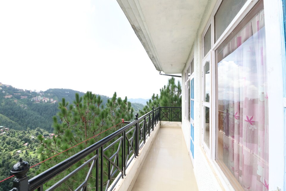 OYO Home 16757 Comfy 2BHK, New Shimla, Shimla