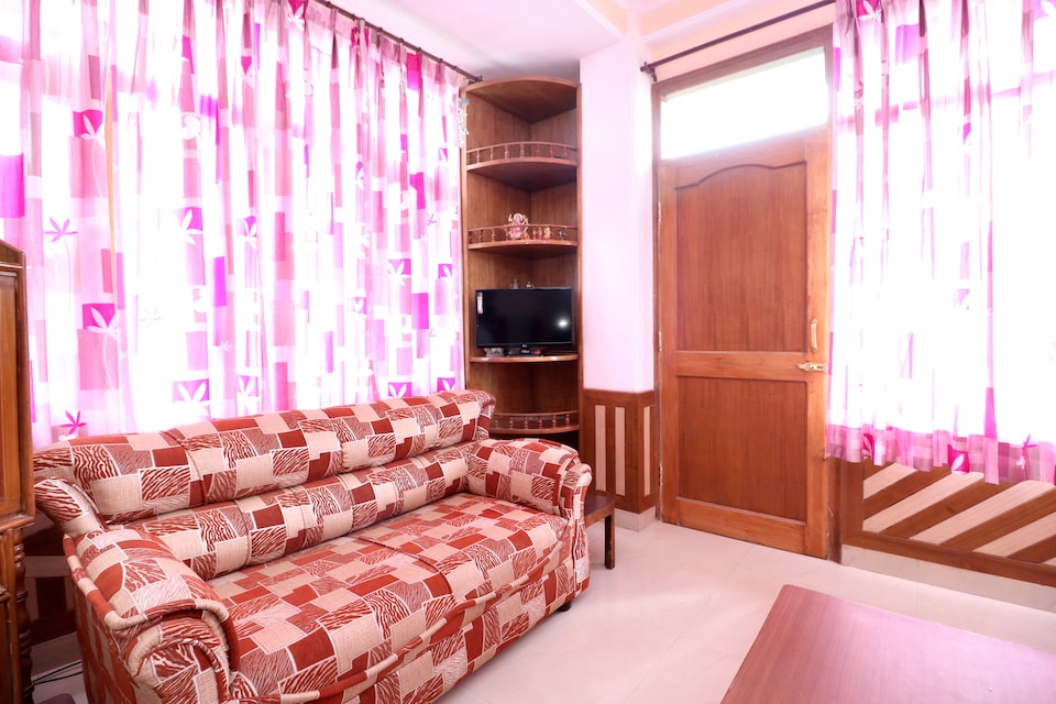 OYO Home 16757 Comfy 2BHK, New Shimla, Shimla