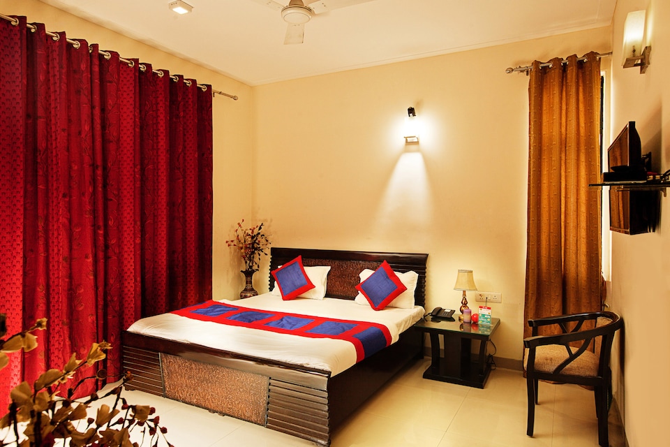 OYO 530 Hotel Azhan Residency, Nizamuddin Delhi, Delhi