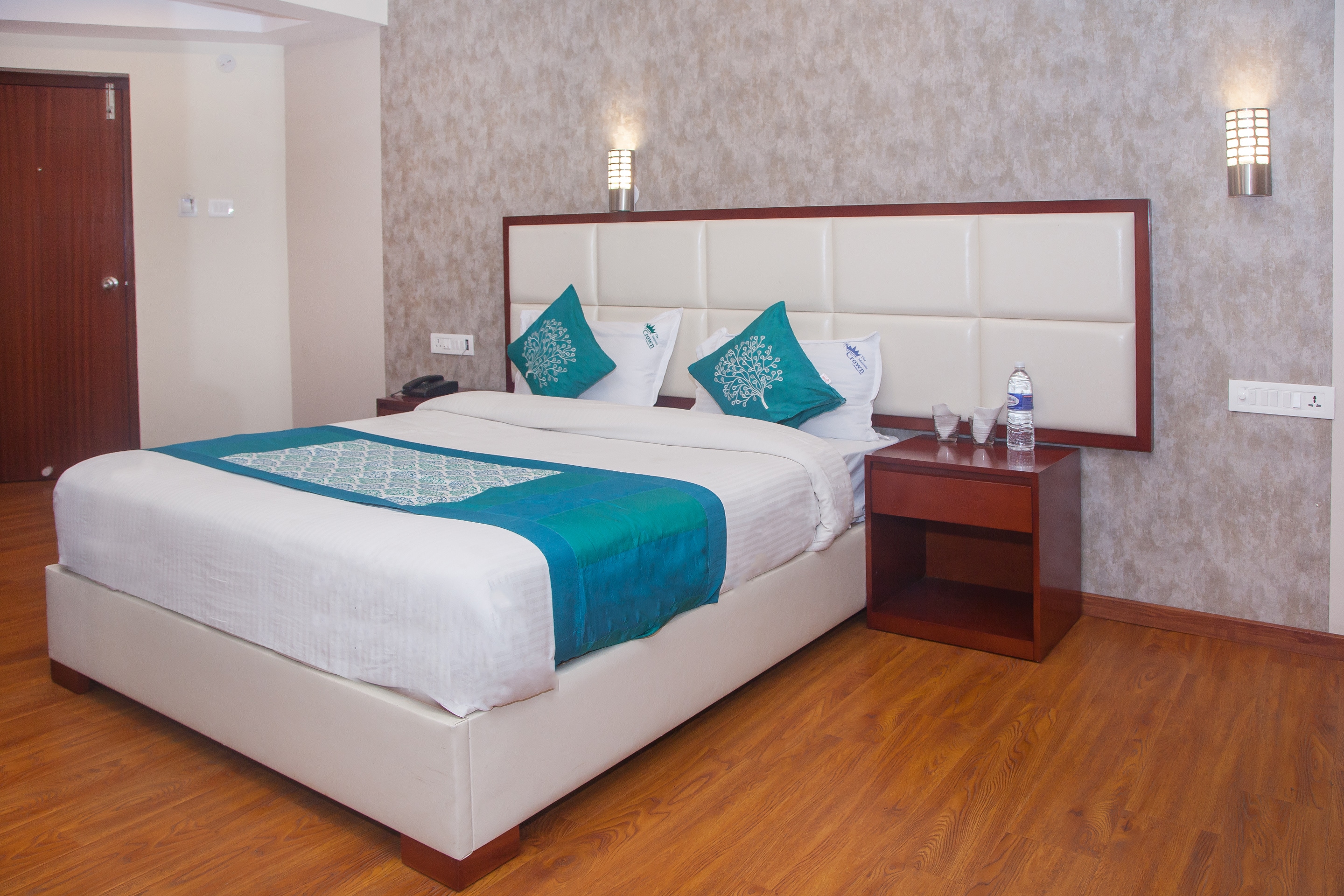 Hotels with Bar Ooty     1275 night