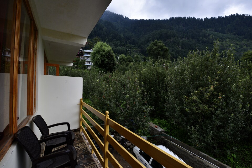 OYO Home 16776 Luxurious Studio, Naggar Road, Manali