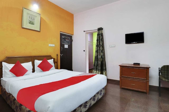 SPOT ON Holiday Village Residency Hotel