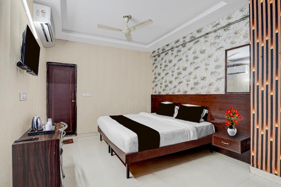 Townhouse Dwarka Sector 7 Formerly Legend, Dwarka Delhi, Delhi