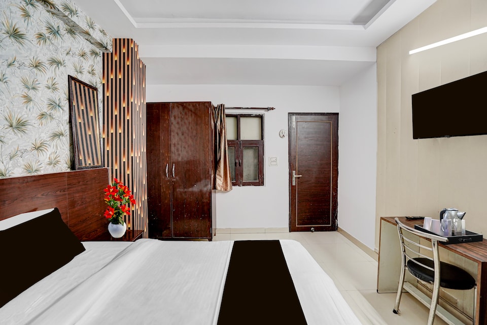 Townhouse Dwarka Sector 7 Formerly Legend, Dwarka Delhi, Delhi