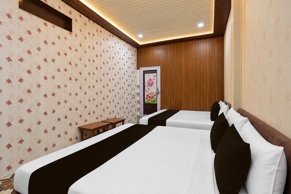 SPOT ON Jagdamba Home Stay, Godowlia, Varanasi