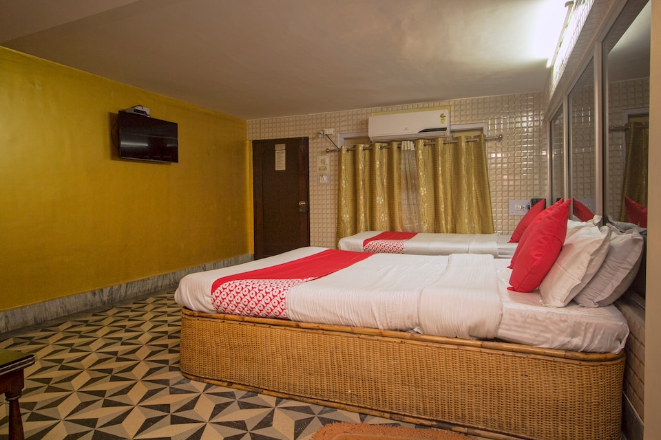 OYO 16793 Hotel Kanishka, Hong Kong Market Area Siliguri, Siliguri