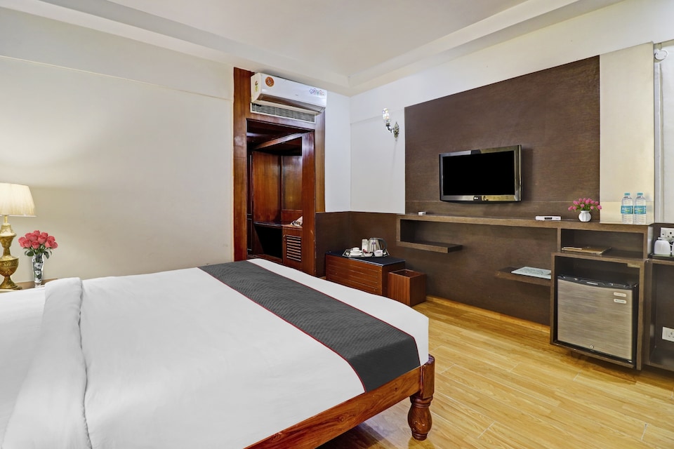 OYO Townhouse 968 Star Inn, Fatehabad Road, Agra