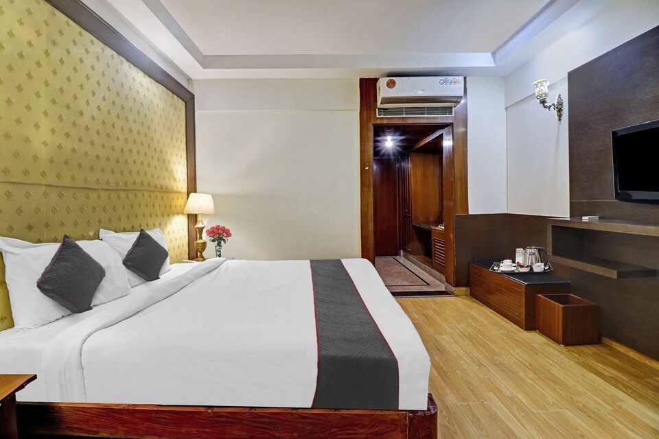 OYO Townhouse 968 Star Inn, Fatehabad Road, Agra
