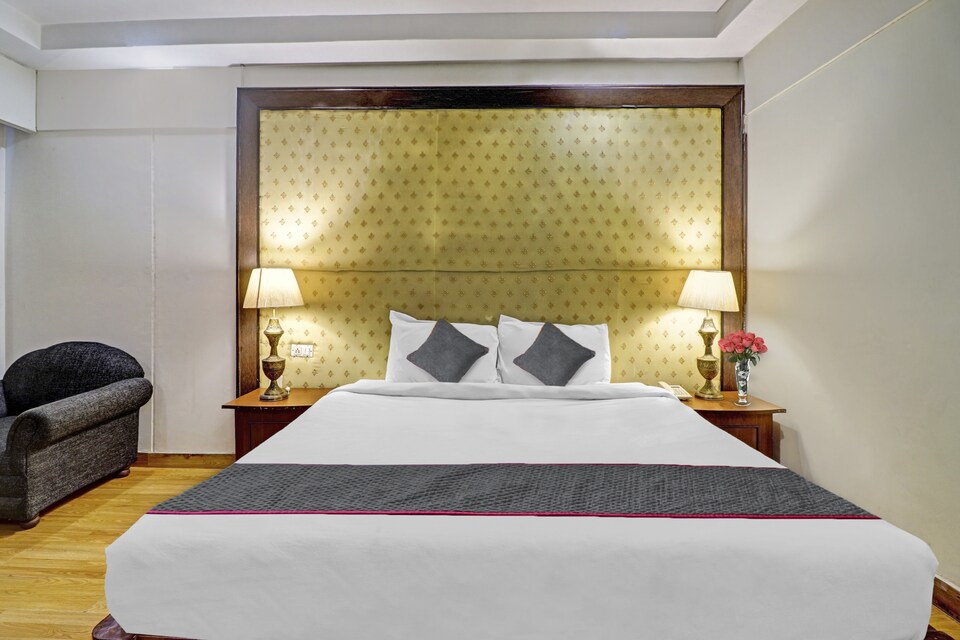 OYO Townhouse 968 Star Inn, Fatehabad Road, Agra