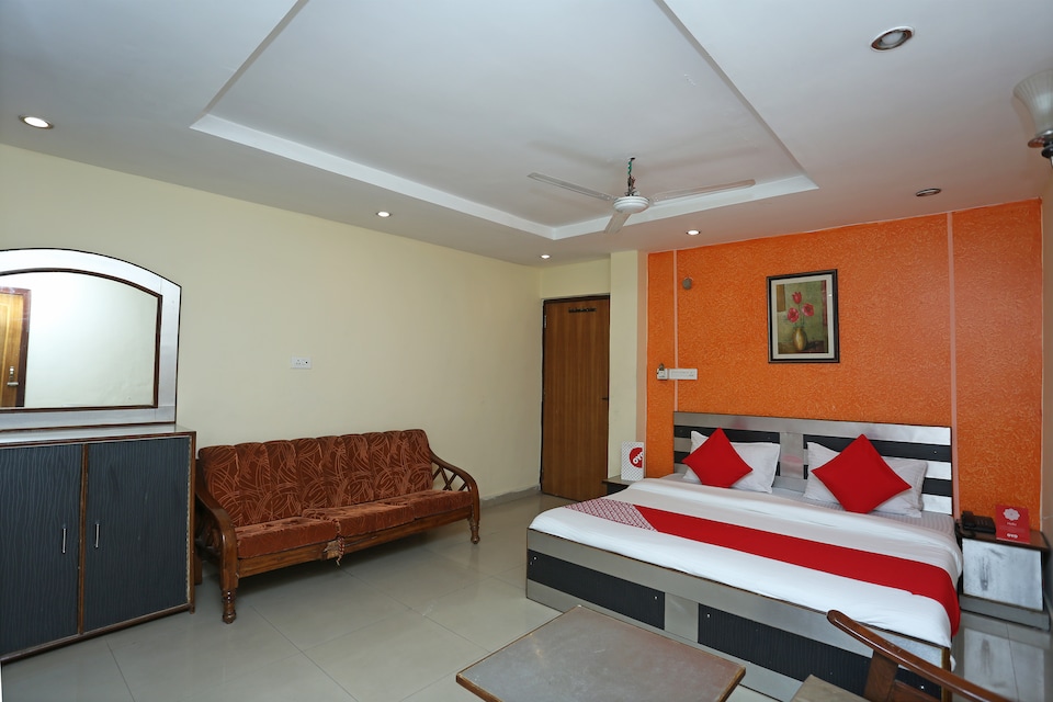 OYO Hotel Parakh, Haridwar Junction, Haridwar