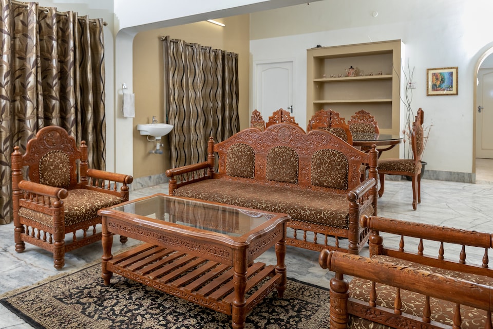 OYO 16836 Royal Home Stay, Maatuthavani Bus Stand, Madurai