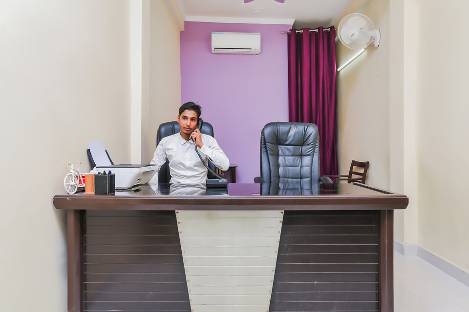 OYO 16847 The Nest Nine, Noida Expressway SEZ, Noida