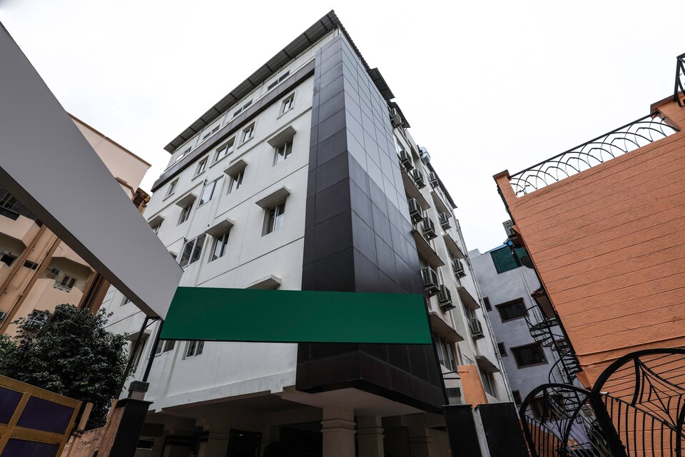 Capital O 16857 Hotel Jp Plaza, Lakdikapul, Hyderabad