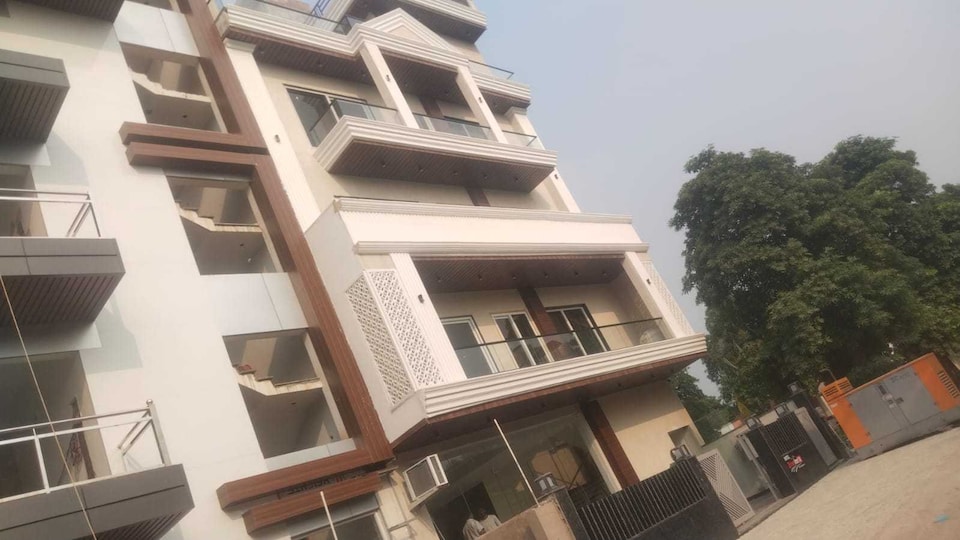 Hotel O Drive inn 32 , Greater Noida, Noida