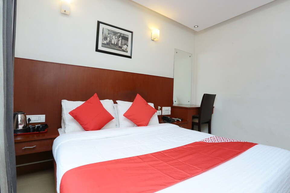 OYO 16864 Soubhagya Residency, Thalassery Calicut, Calicut