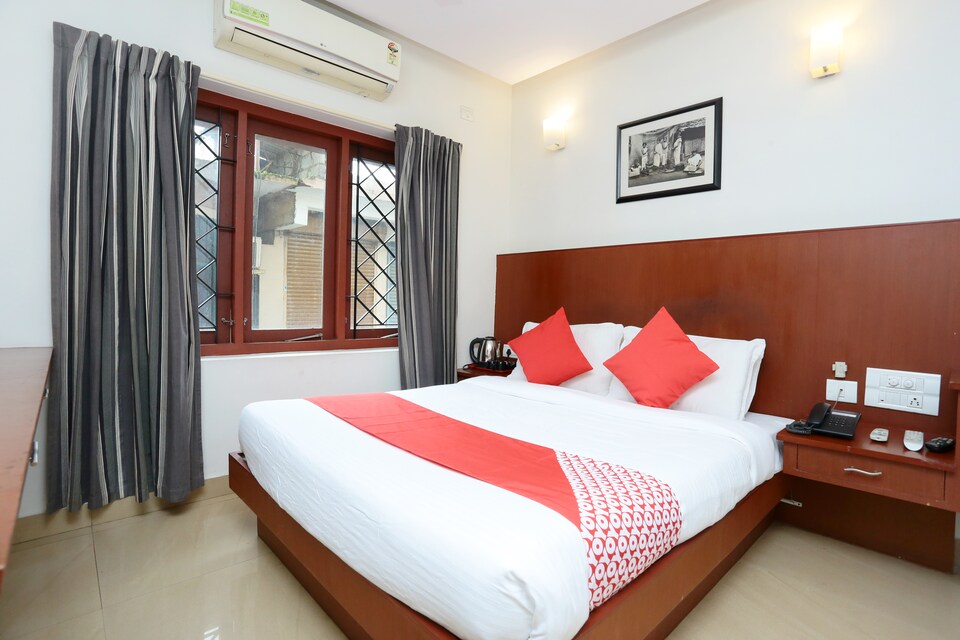 OYO 16864 Soubhagya Residency, Thalassery Calicut, Calicut