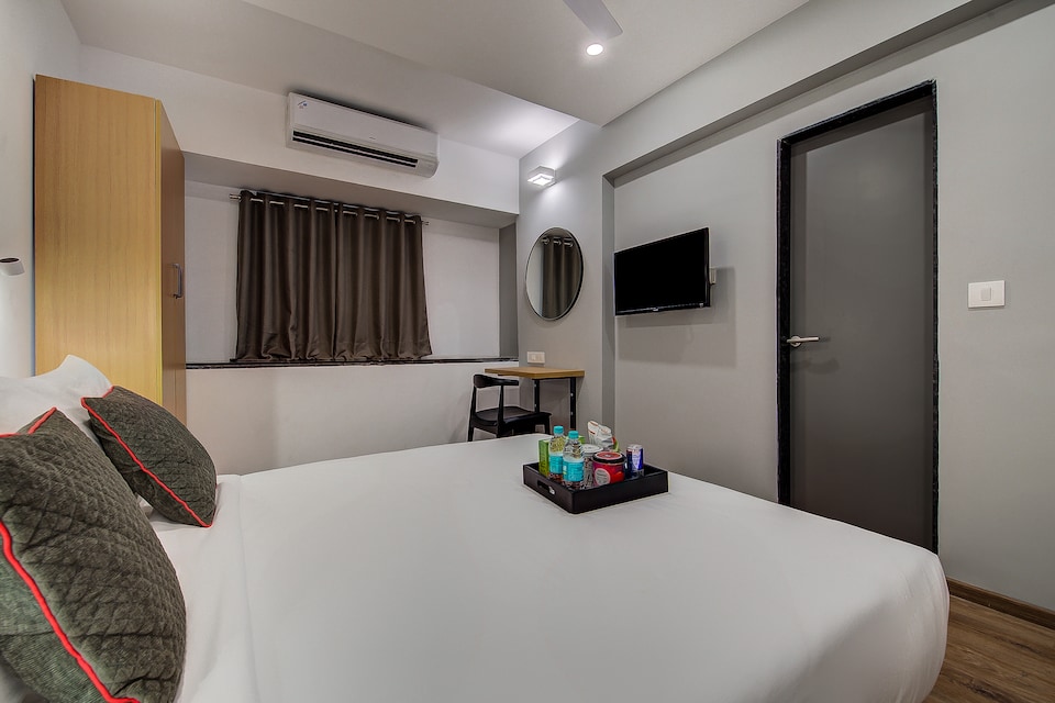 Live on MUM2334, Mumbai Bandra-Khar-Santacruz, Mumbai