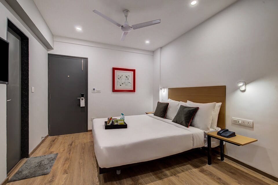 Live on MUM2334, Mumbai Bandra-Khar-Santacruz, Mumbai