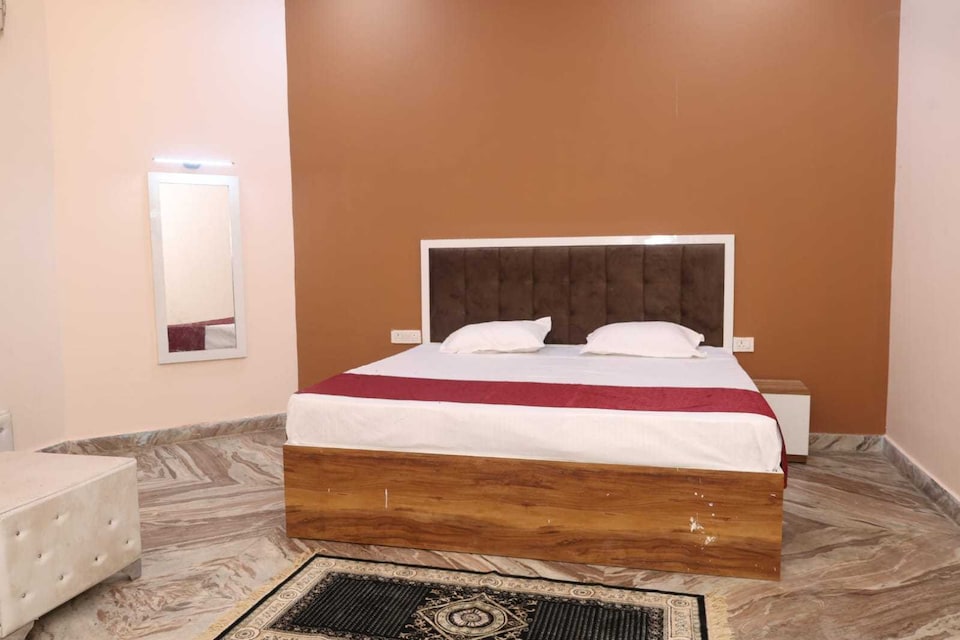 SPOT ON Hotel Mandap Inn, Fatehpur city, Fatehpur