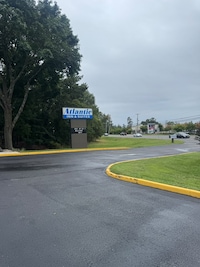 Atlantic Inn & Suites near Belmar Beach