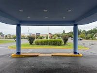 Atlantic Inn & Suites near Belmar Beach