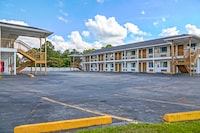 Economy Inn by OYO Ashburn I-75