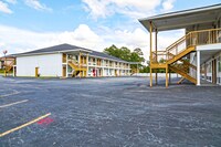 Economy Inn by OYO Ashburn I-75
