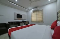 OYO Aditya Residency Near Shilparamam