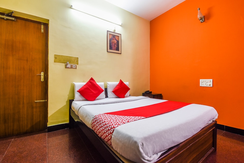 OYO 16896 Priyanka Residency, Cox Town Bangalore, Bangalore